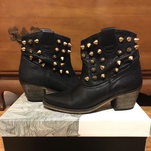 TBA Studded Leather Booties Sz 7